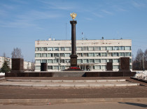 tihvin_pamyatnik_01