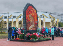 tihvin_pamyatnik_03