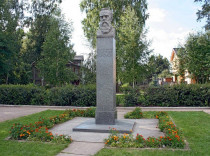 tihvin_pamyatnik_13