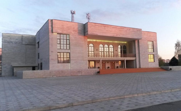 Тихвинцев приглашают на выставку работ областных мастеров